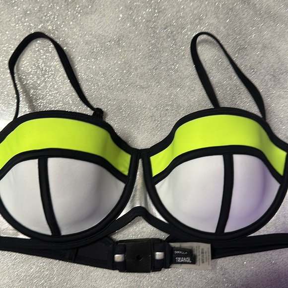 Triangl neoprene suit. NWT size small - Picture 3 of 3